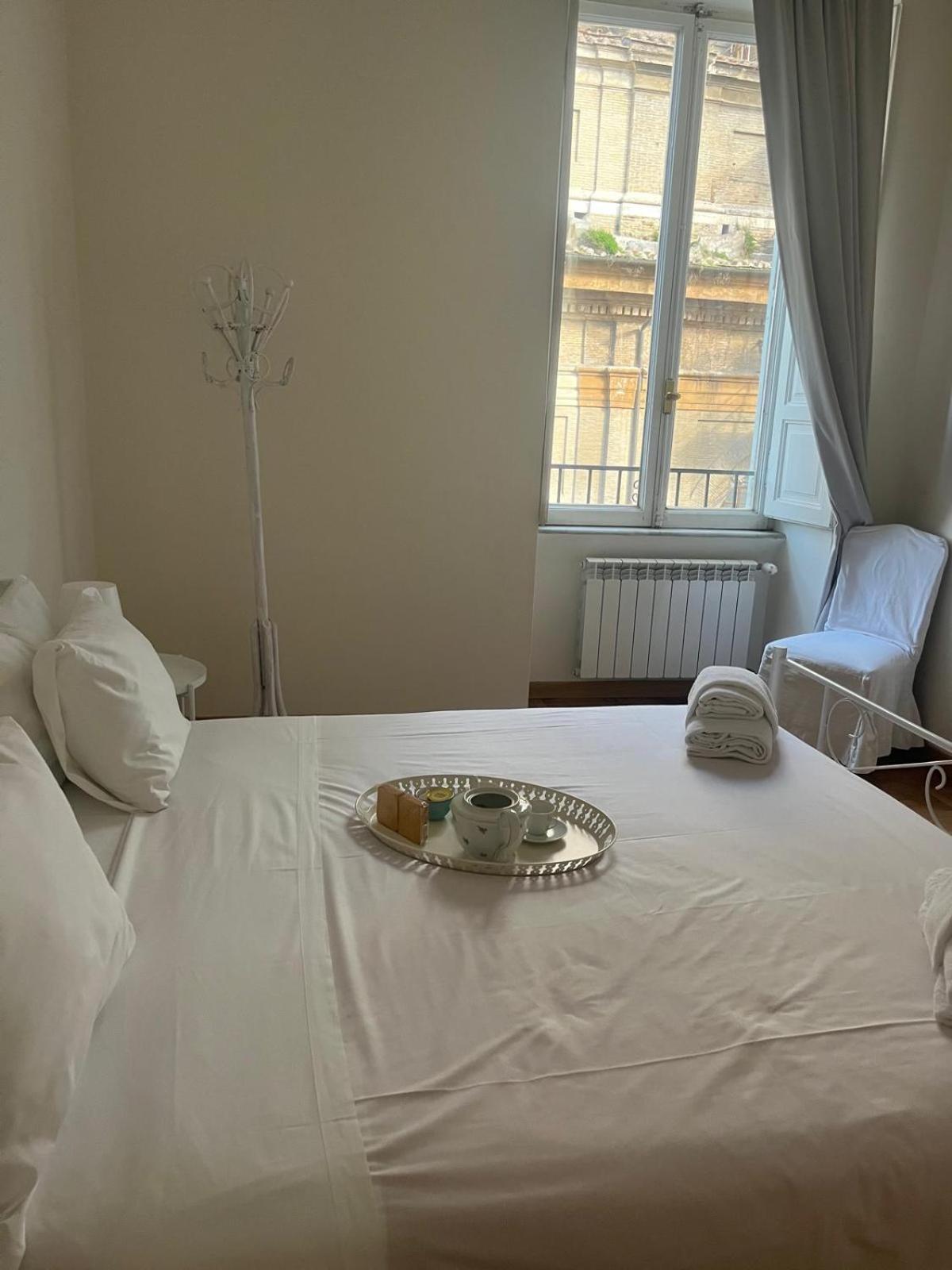 Loft Campo De' Fiori - Appartamento Campo De' Fiori - Le Cugine Рим Екстер'єр фото